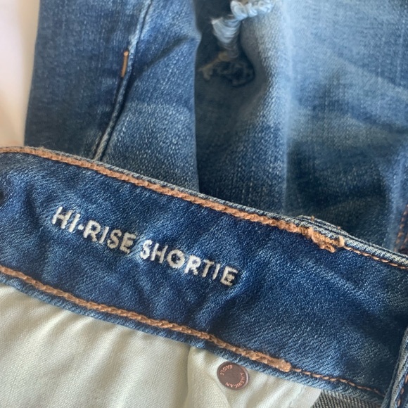 Hi Rise Shortie - Picture 3 of 4